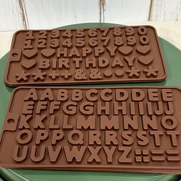 NIB Set of Food Grade Silicone Shape Molds with Spatula & Chocolate Squeeze Bags - Picture 2 of 12